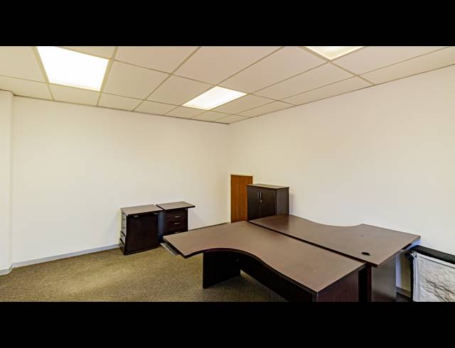 154M² OFFICE TO LET IN FERNDALE